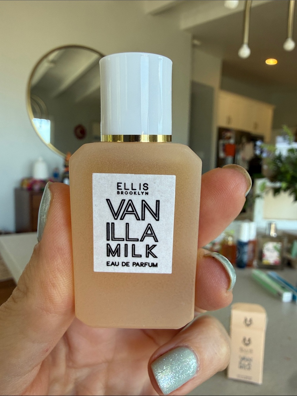 Ellis Brooklyn Vanilla Milk - Picture 2 of 2